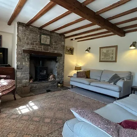Tarn House Tatil Evi *